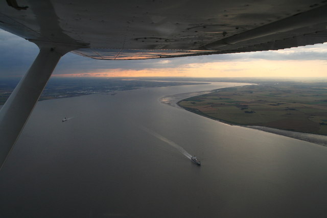 File:Last light on the Humber - geograph.org.uk - 4583294.jpg