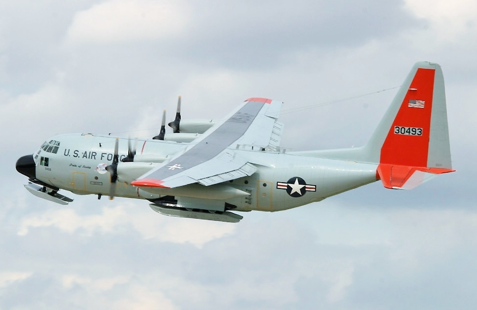 Lockheed_LC-130H_Hercules_%28L-382%29%2C_USA_-_Air_Force_AN0633004.jpg