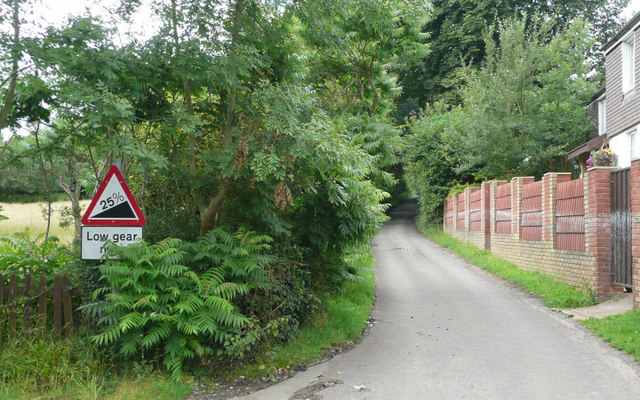 File:Lockyers Hill - Steep Hill 25^ - geograph.org.uk - 1425823.jpg