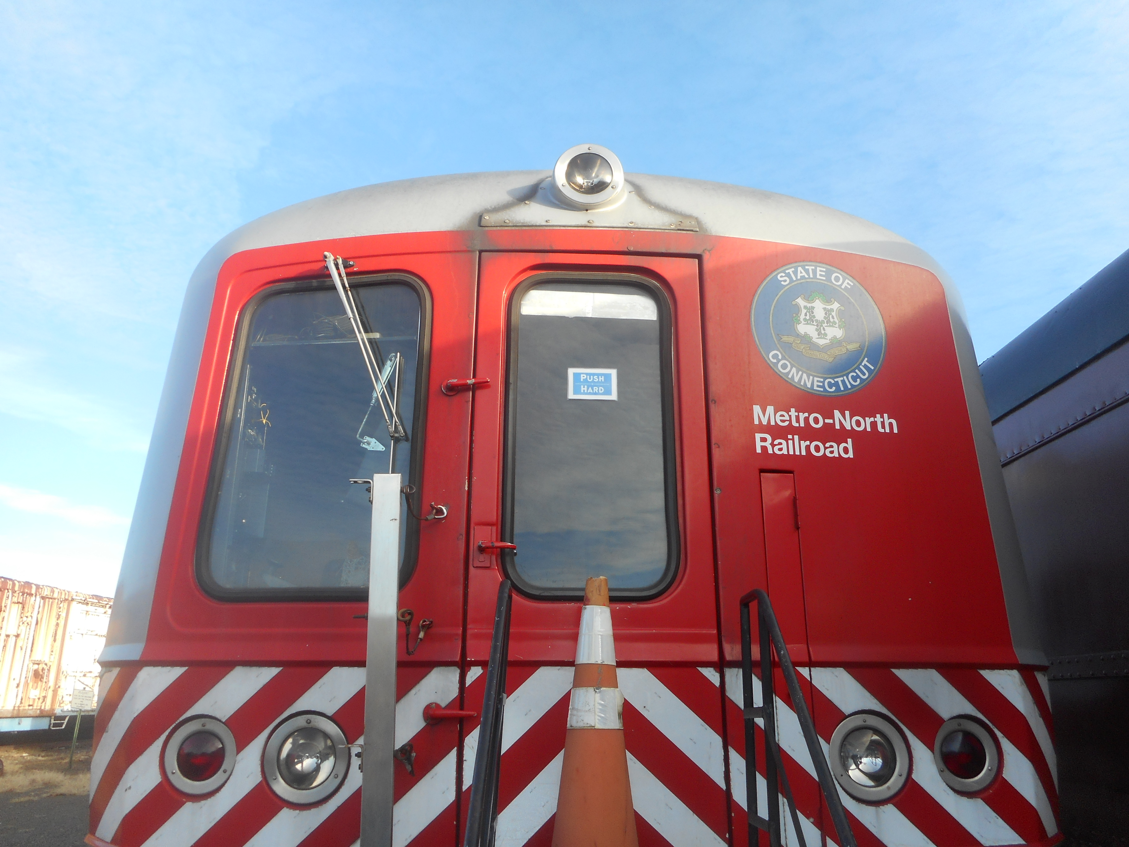 File:DRM; Distant Shot of Metro-North ALCO RS-3M 605.jpg