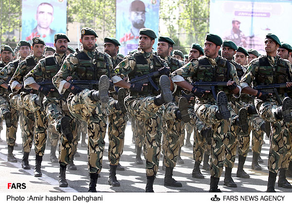 File:Morning ceremony of selected Iranian Army ground units, April 2010 (13).jpg