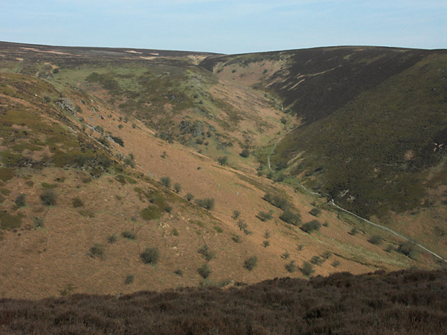 File:Narnell's Rock and the head of Ashes Hollow - geograph.org.uk - 438276.jpg