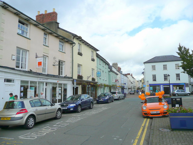 File:Nevill Street, Abergavenny - geograph.org.uk - 930254.jpg