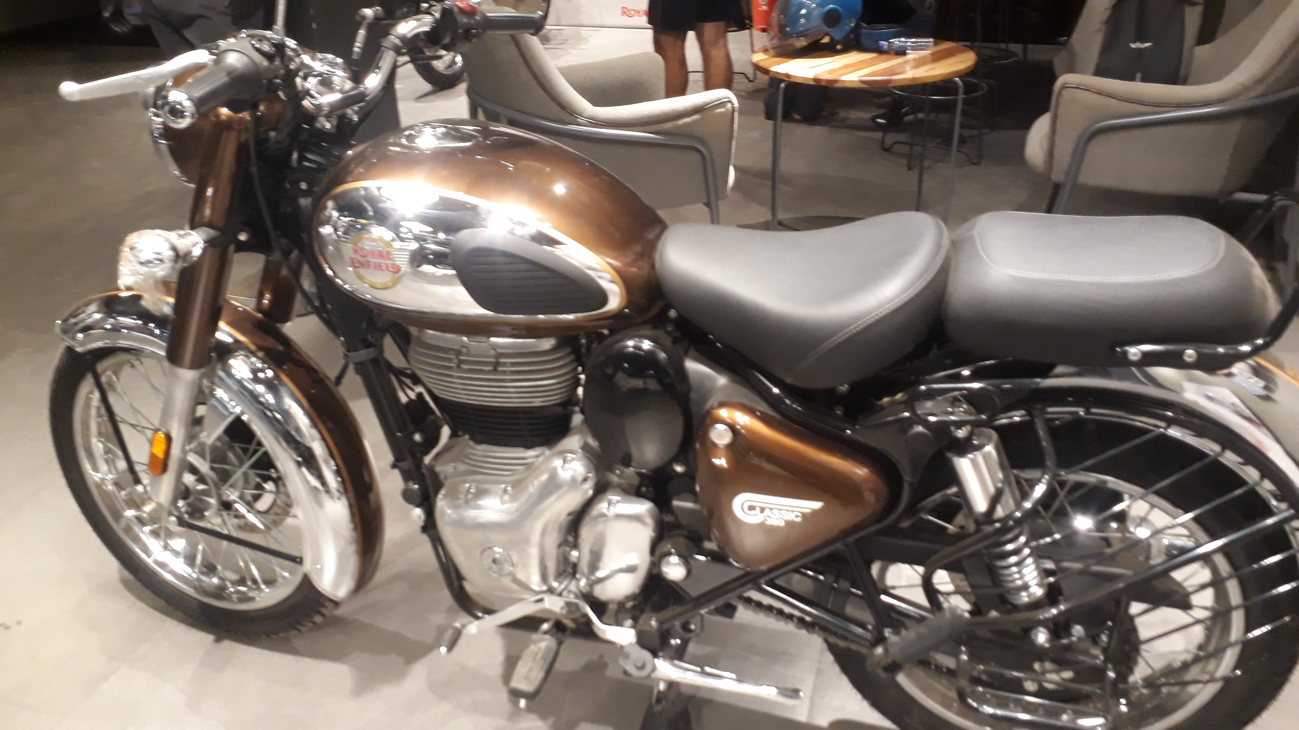 Royal Enfield в фильме Бенджамин Баттон