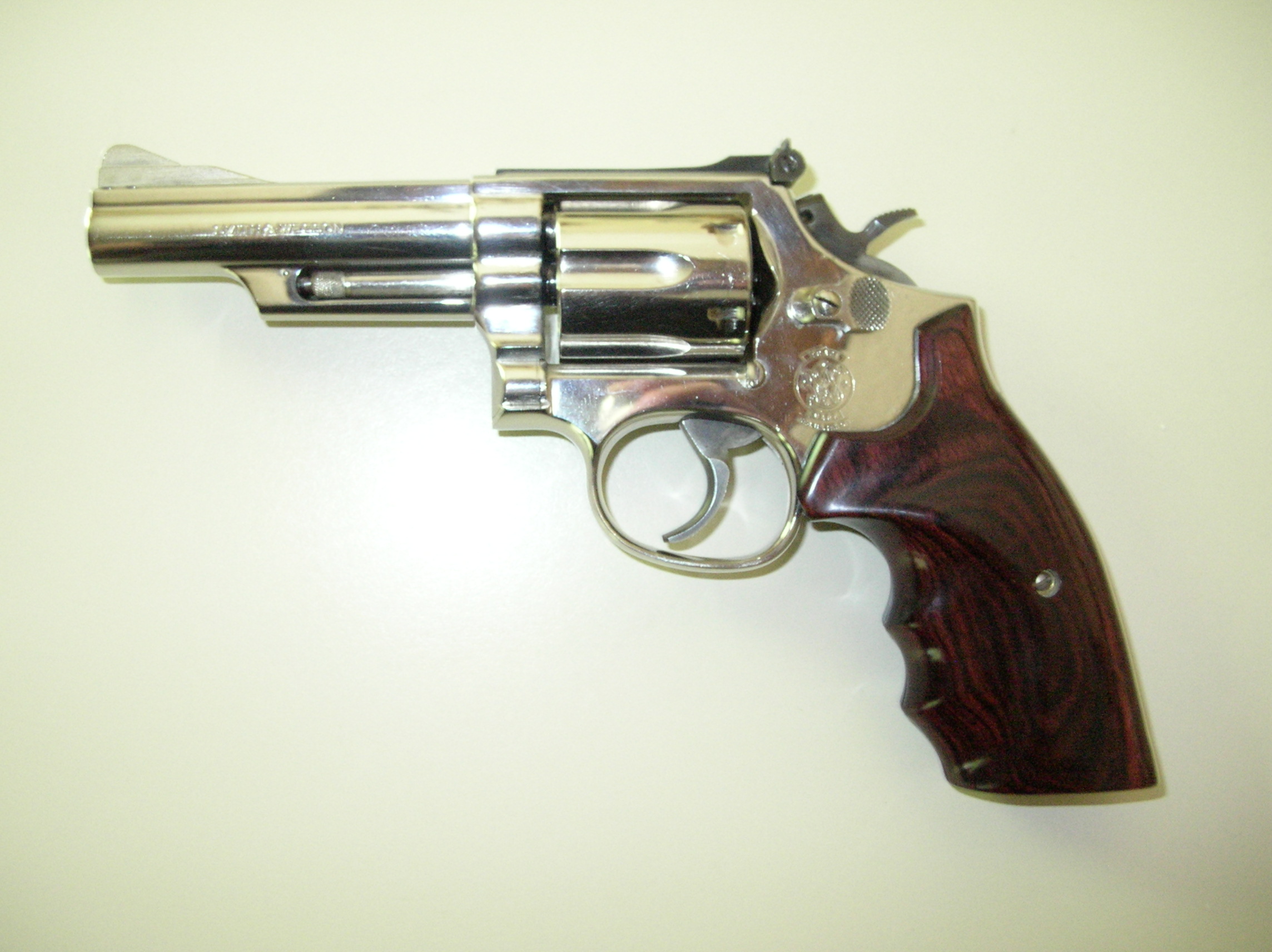 File:S&W Model 19-5 .357 Magnum.JPG - Wikimedia Commons