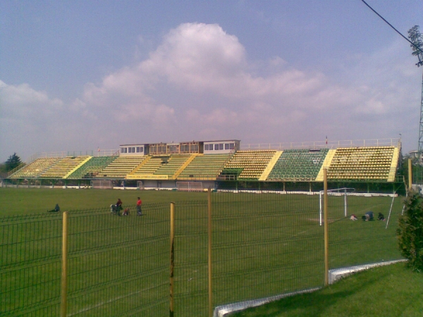 File:Stadionul dacia din mioveni 2.jpg