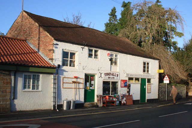 File:Tindall's - geograph.org.uk - 630821.jpg