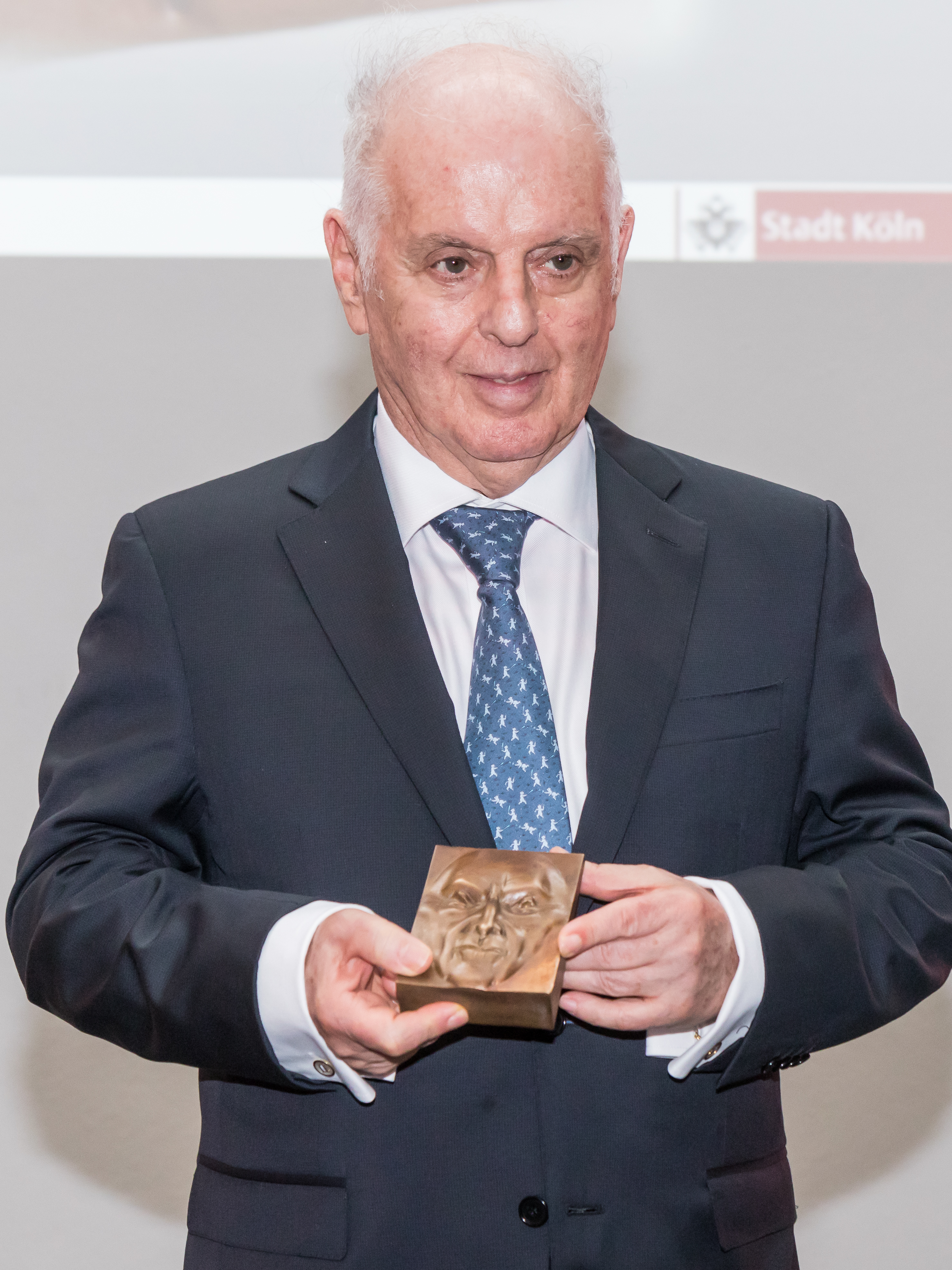 Daniel Barenboim - Wikipedia