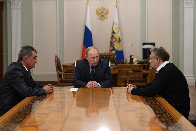 File:Vladimir Putin, Sergey Meniaylo and Alexey Chaly 14 April 2014.jpeg