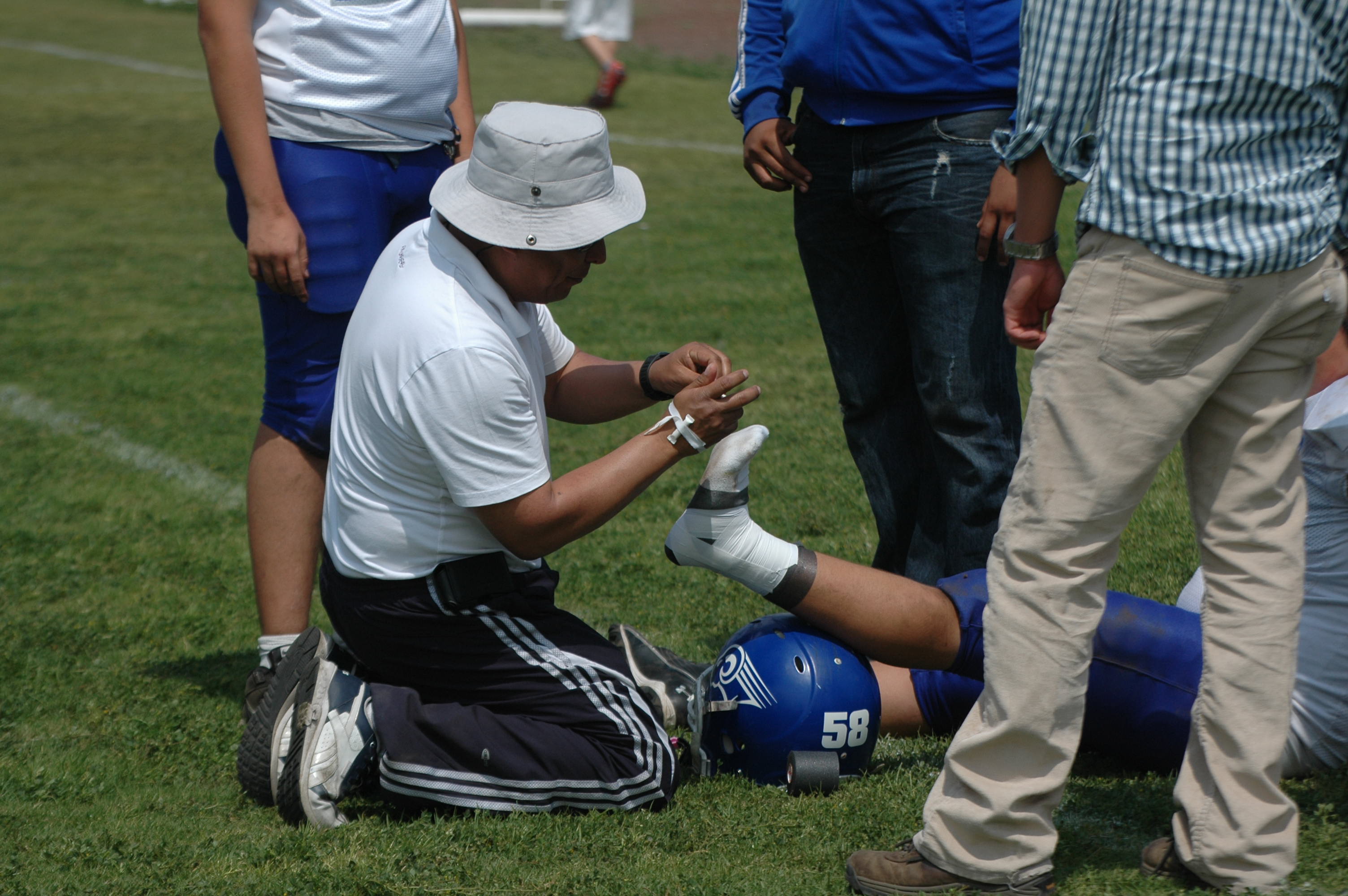 Sports Injury Bulletin - Diagnose & Treat - Neck Injury in Sport:  Management and Rehab