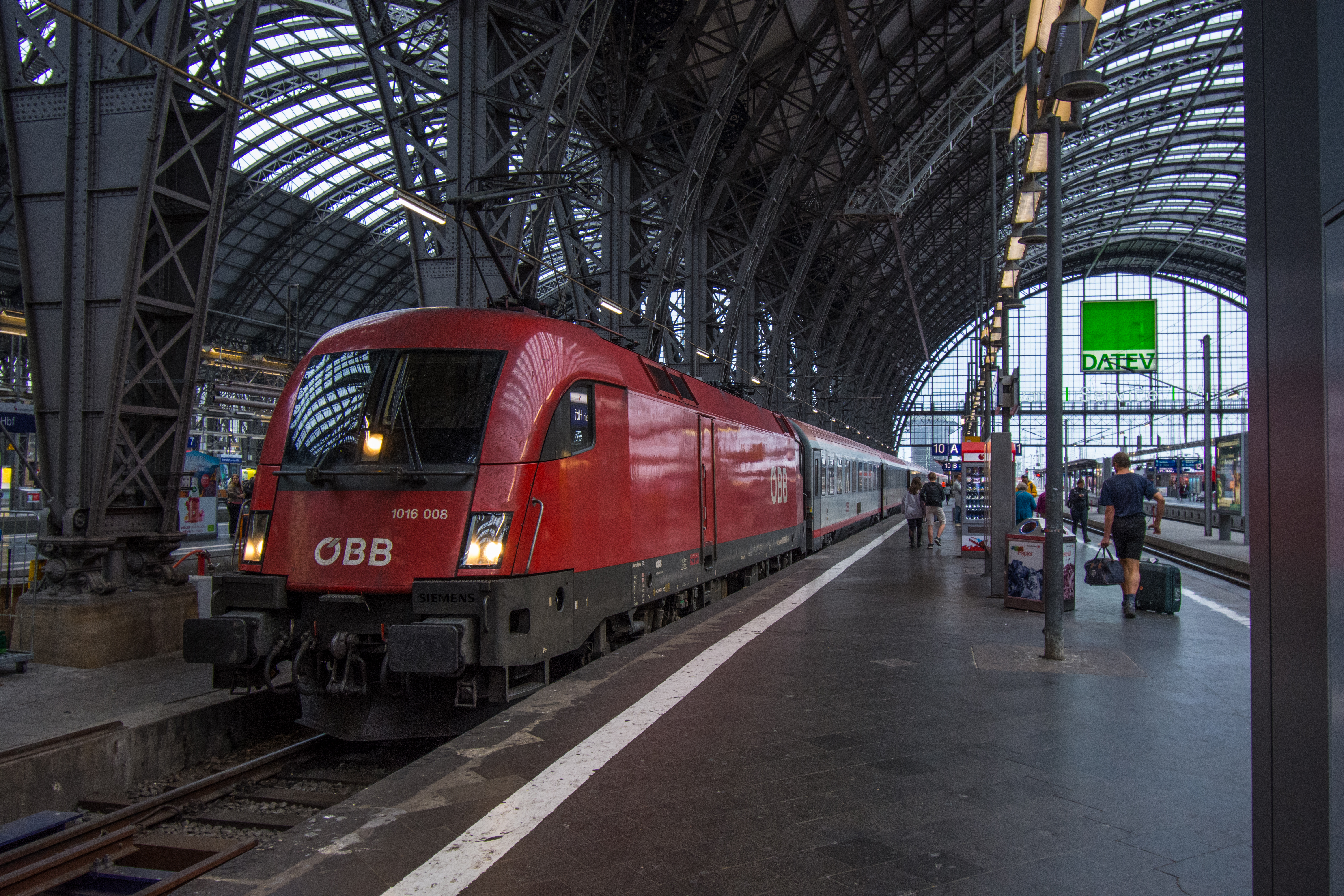 Франкфурт-на-Майне Hbf.