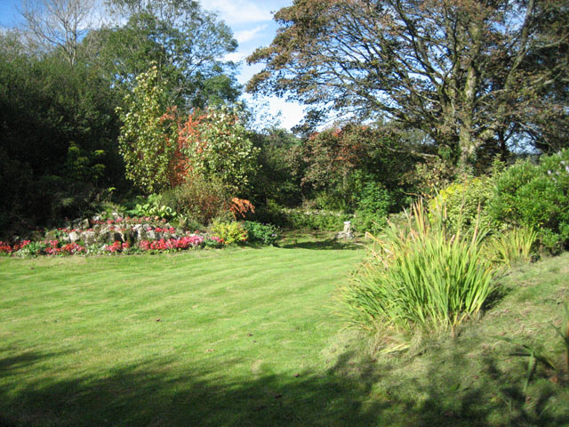 File:A garden beside the track - geograph.org.uk - 585466.jpg