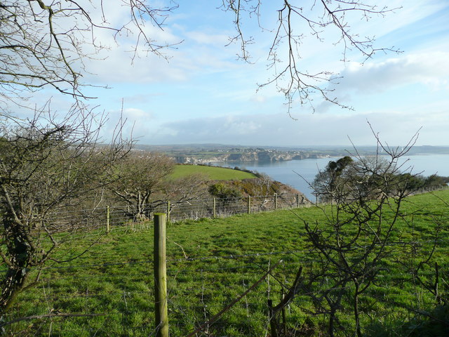 File:A glimpse of the coast - geograph.org.uk - 716754.jpg