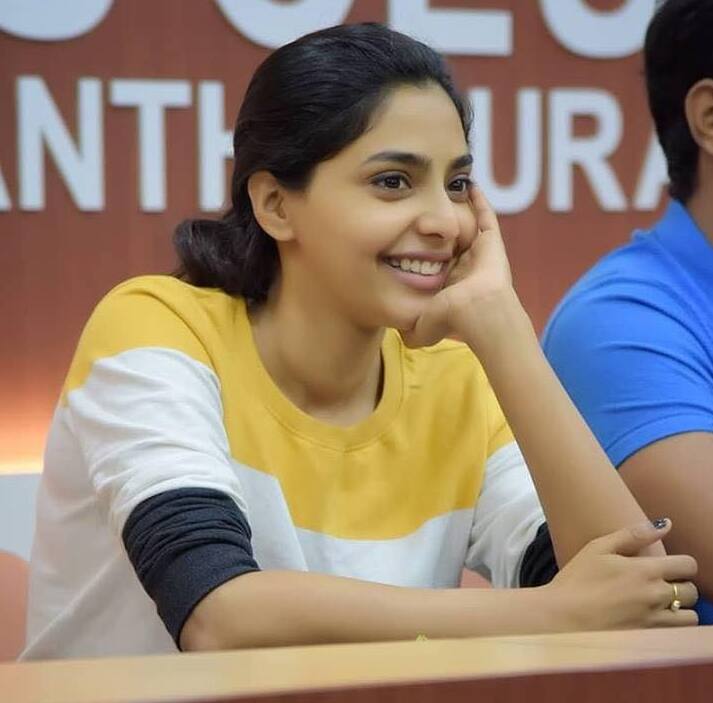 Aishwarya Lekshmi %28cropped%29