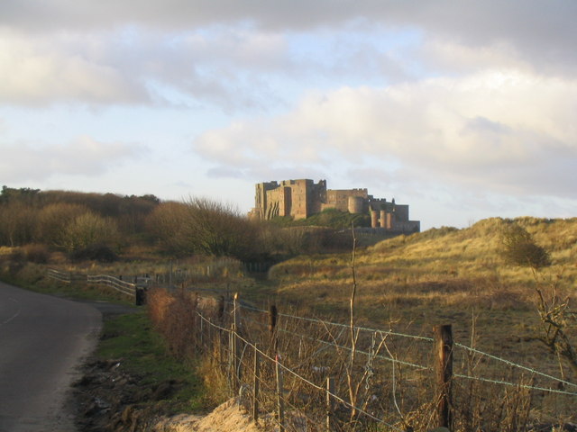 File:Bamburgh Castle - geograph.org.uk - 590733.jpg