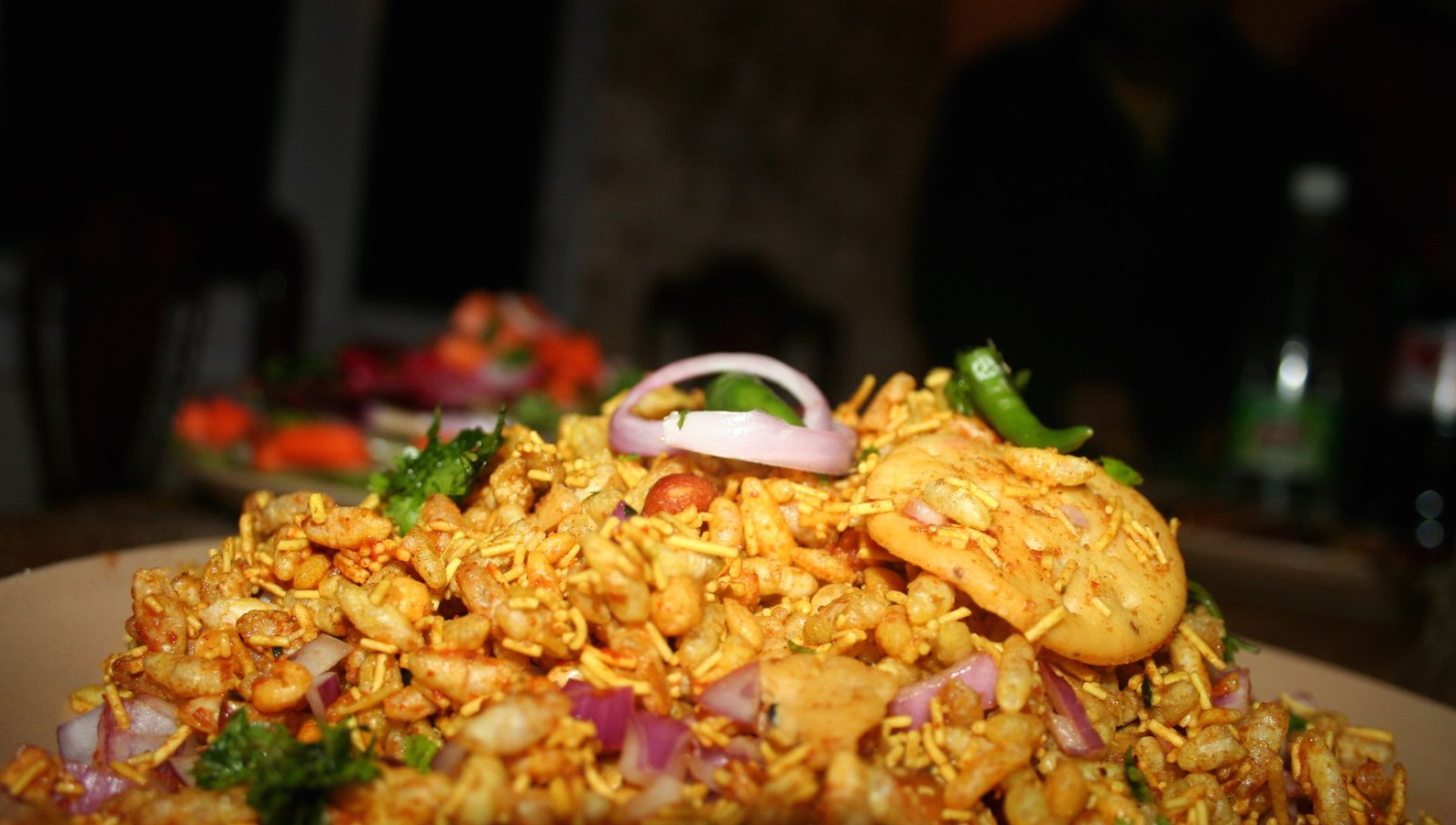 File:Bhel Puri, a common evening snack.jpg - Wikimedia Commons