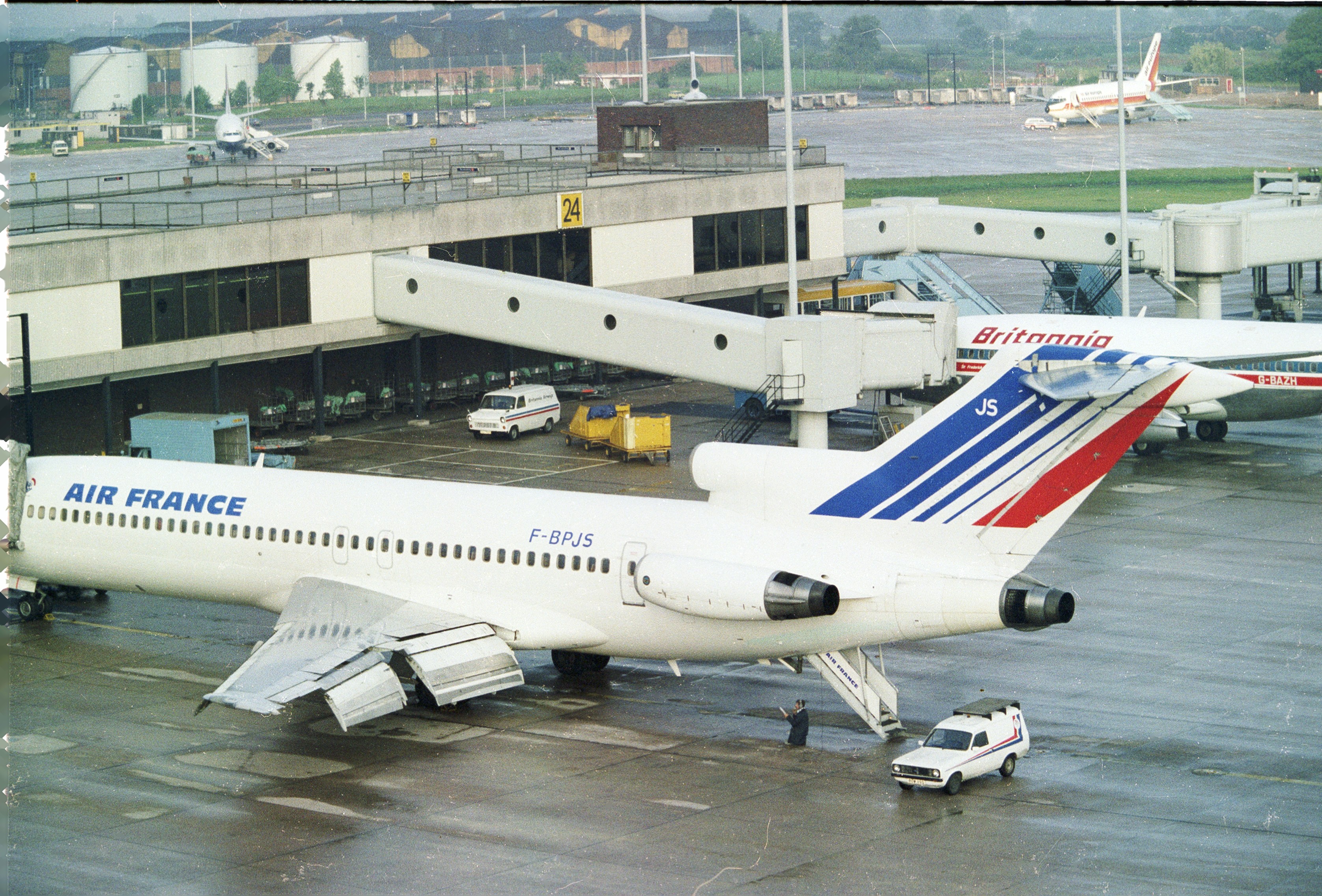 File:Boeing 727-228, F-BPJS Air France, Manchester, July ...