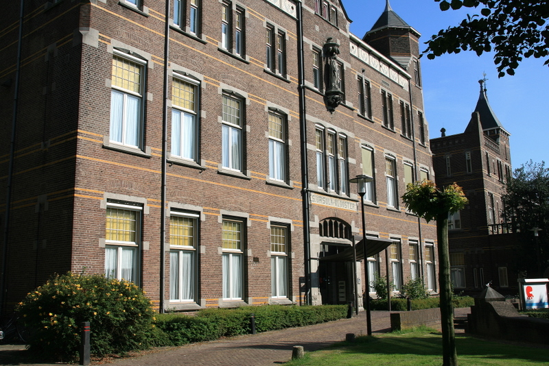 File:Boxtel - St. Ursula klooster.jpg