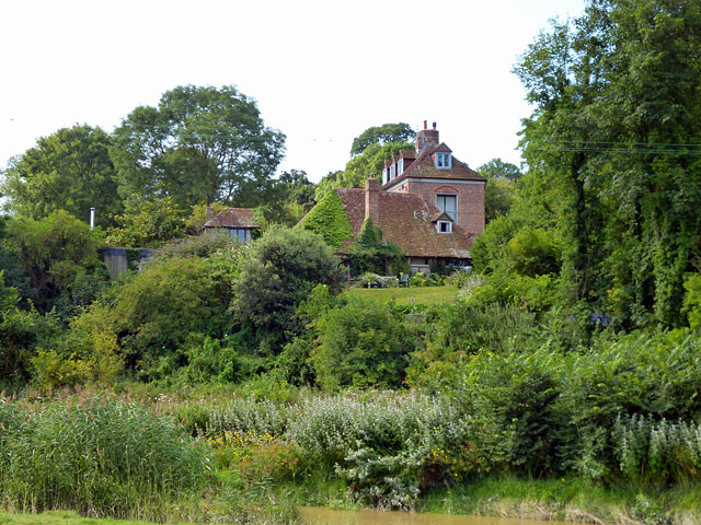 File:Burnt House and Cottage, Dukes Green - geograph.org.uk - 3783309.jpg