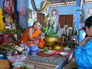 File:Ceremony at Wat Kham Chanot.JPG