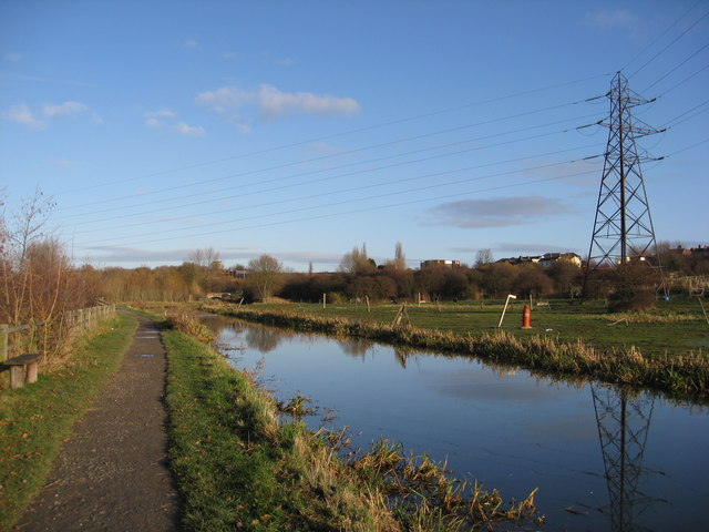 Chesterfield Canal - Approaching Mill Green (Staveley) - geograph.org.uk - 1058969