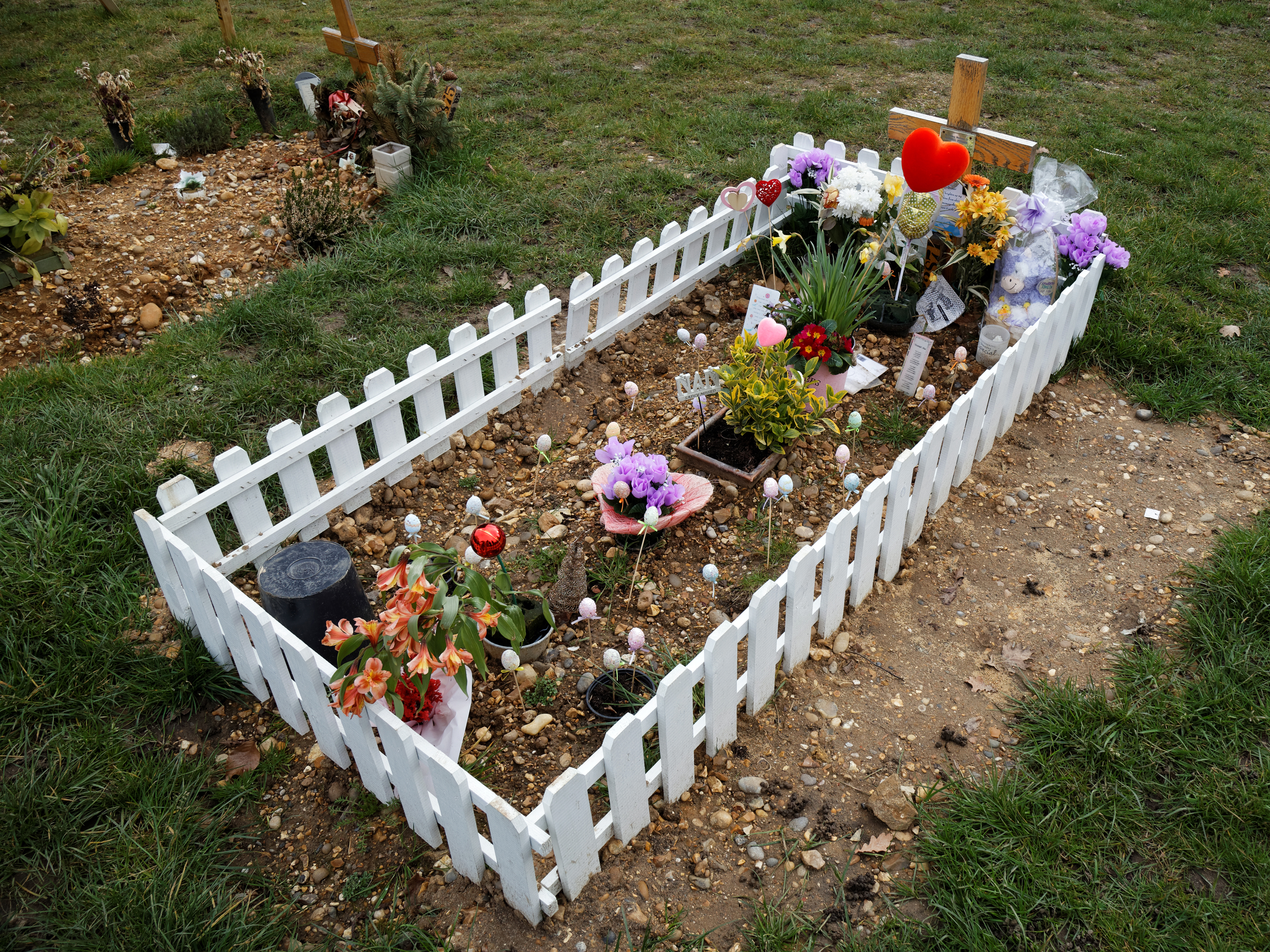 File:City of London Cemetery and Crematorium - temporary grave ...