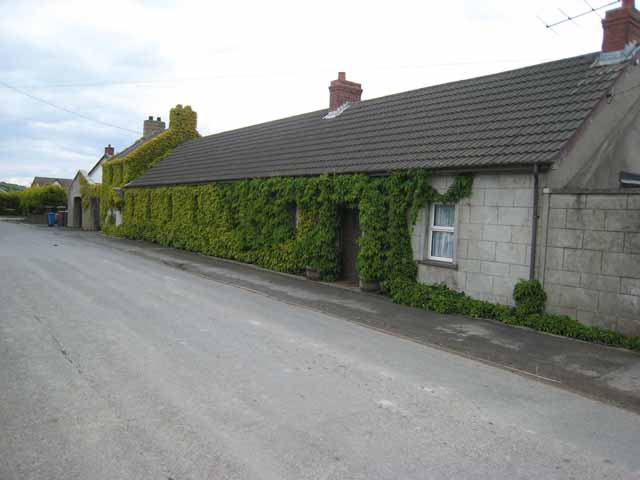 File:Cottage at Ardmillan - geograph.org.uk - 752144.jpg