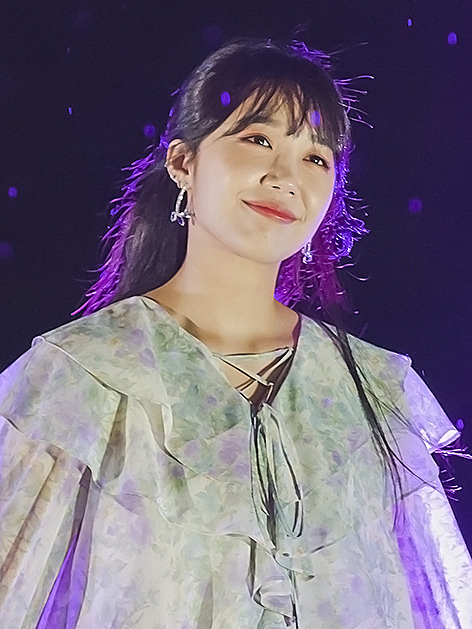 IU (singer) - Wikipedia