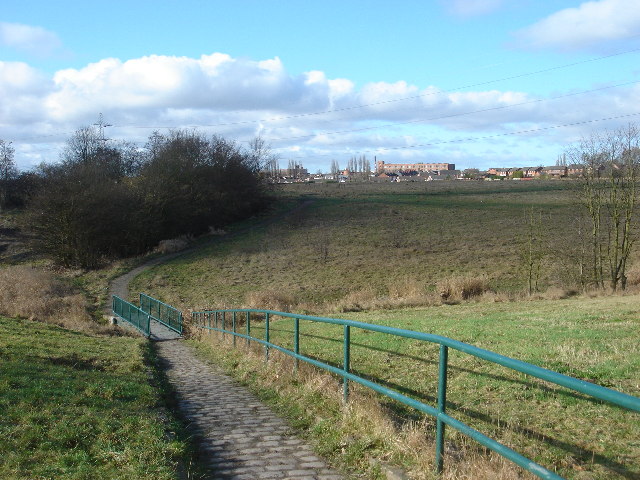 File:Footbridge on path between Shakerley and Atherton - geograph.org.uk - 118643.jpg