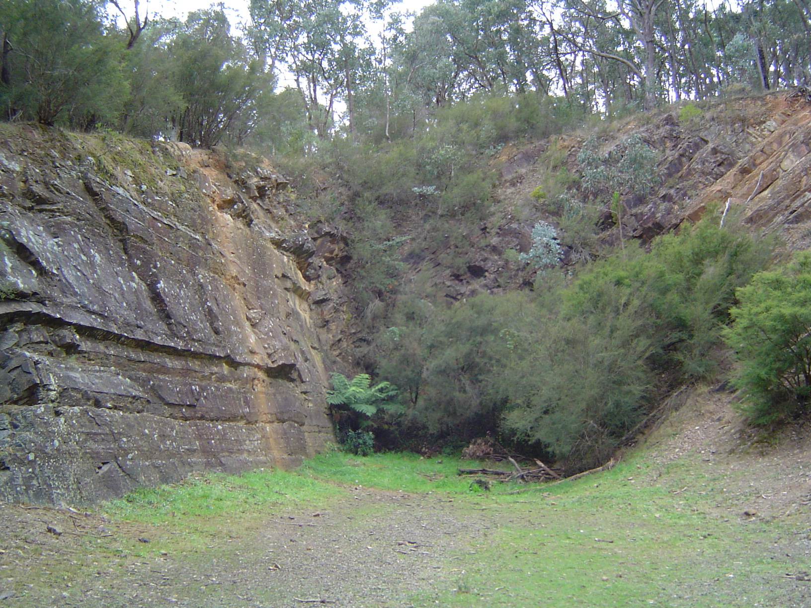 File:Former quarry in Warrandyte.jpg - Wikimedia Commons