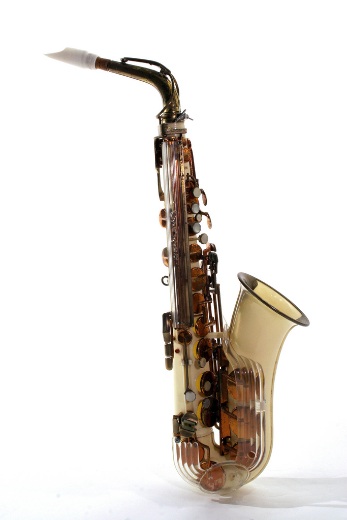 Voorverkoop Ban Centimeter File:Grafton Plastic Alto Saxophone (c. 1950s).jpg - Wikimedia Commons