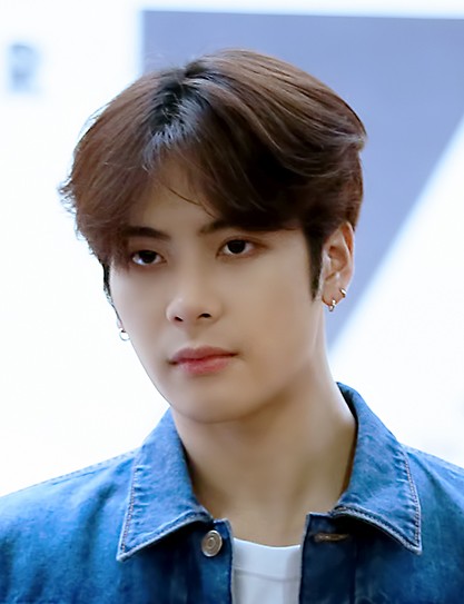 Why is Jackson Wang the most popular member of GOT7? - Quora