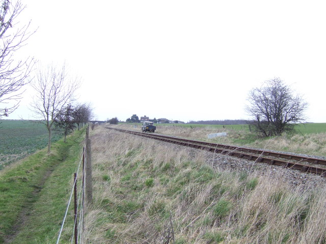 File:Landrover on the railway - geograph.org.uk - 337301.jpg