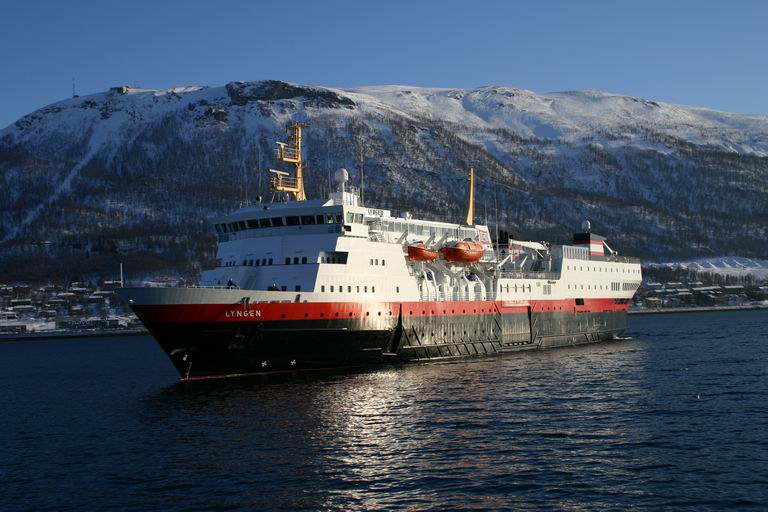 File:Lyngen Tromsø 07.03.2006.jpg