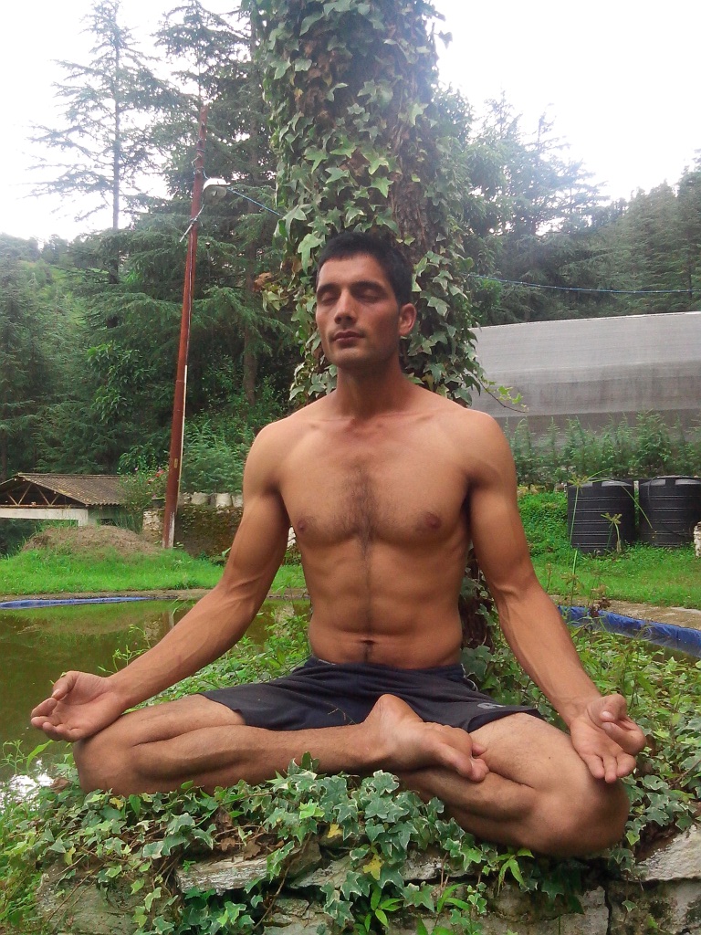 Benefits of Muktasana (Sukhasana): How to Do it? - The Healer Yoga