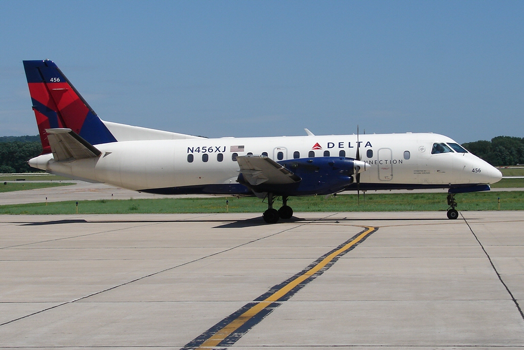 Mesaba Airlines SF-34 (N456XJ) (4824924427).jpg