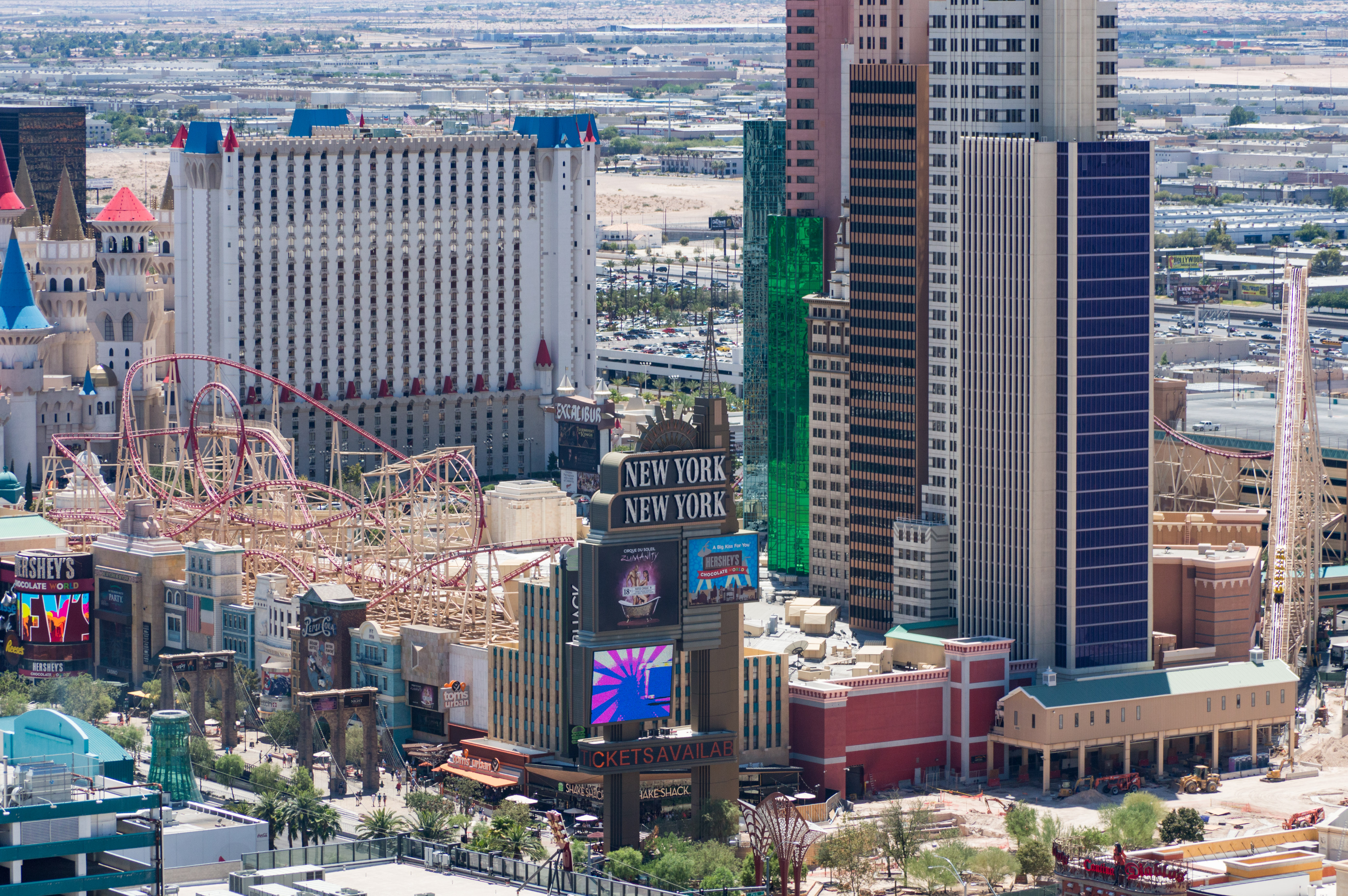 File:New York New York in Las Vegas and its roller coaster.jpg - Wikimedia  Commons