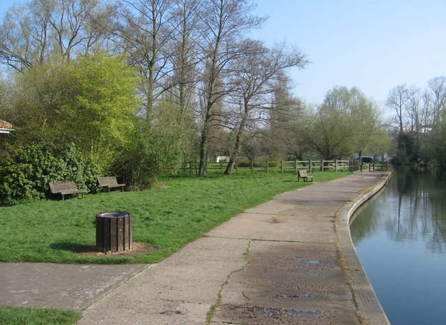 File:Old path by the Cam - geograph.org.uk - 787606.jpg