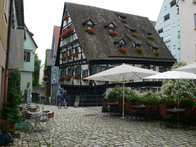 File:Schiefes Haus, Ulm (The Leaning House, Ulm) - geo.hlipp.de - 21323.jpg