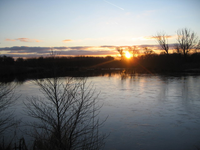 File:Sunrise over College Farm pond - geograph.org.uk - 1096073.jpg