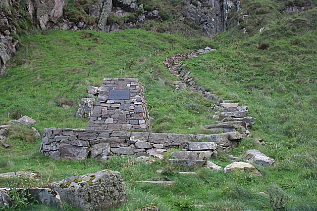 Tony Hetherington's Memorial and Steps - geograph.org.uk - 967161