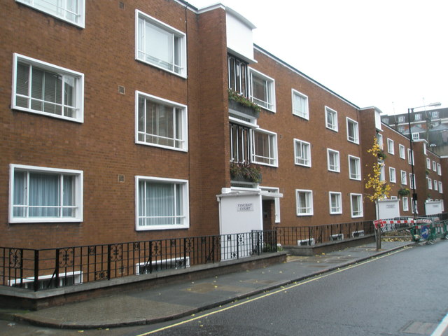 File:Vincent Court in Seymour Place - geograph.org.uk - 1046220.jpg