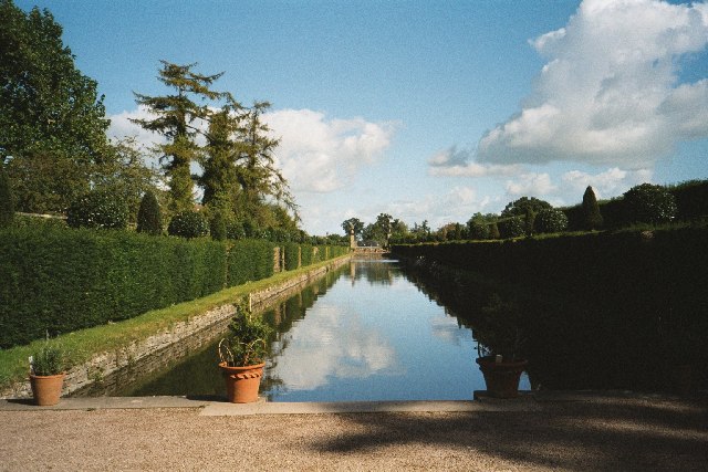 File:Westbury Court.jpg