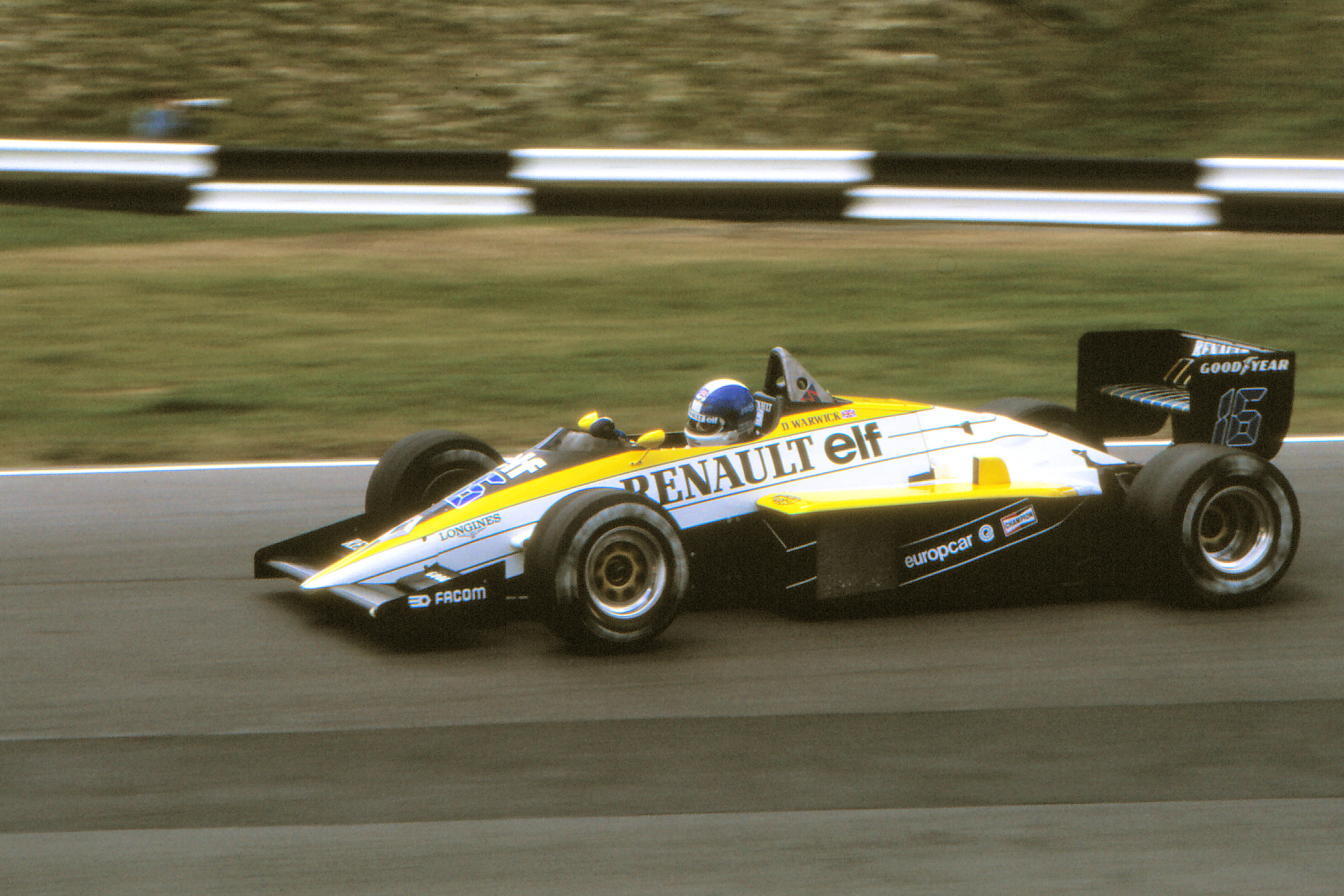 File:1985 European GP Derek Warwick.jpg - Wikimedia Commons