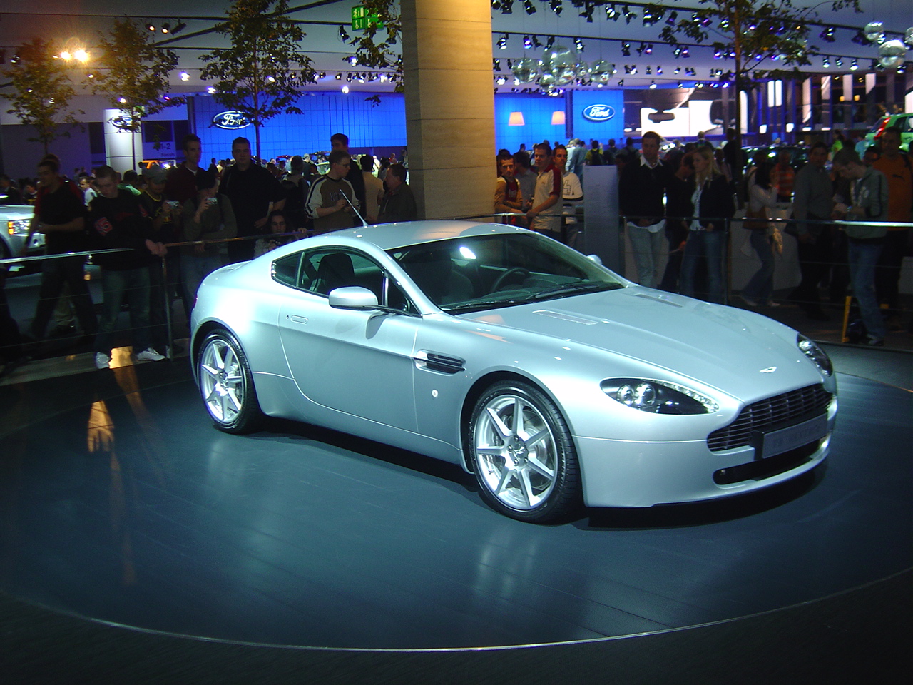 Aston Martin 2013 v8 Vantage s