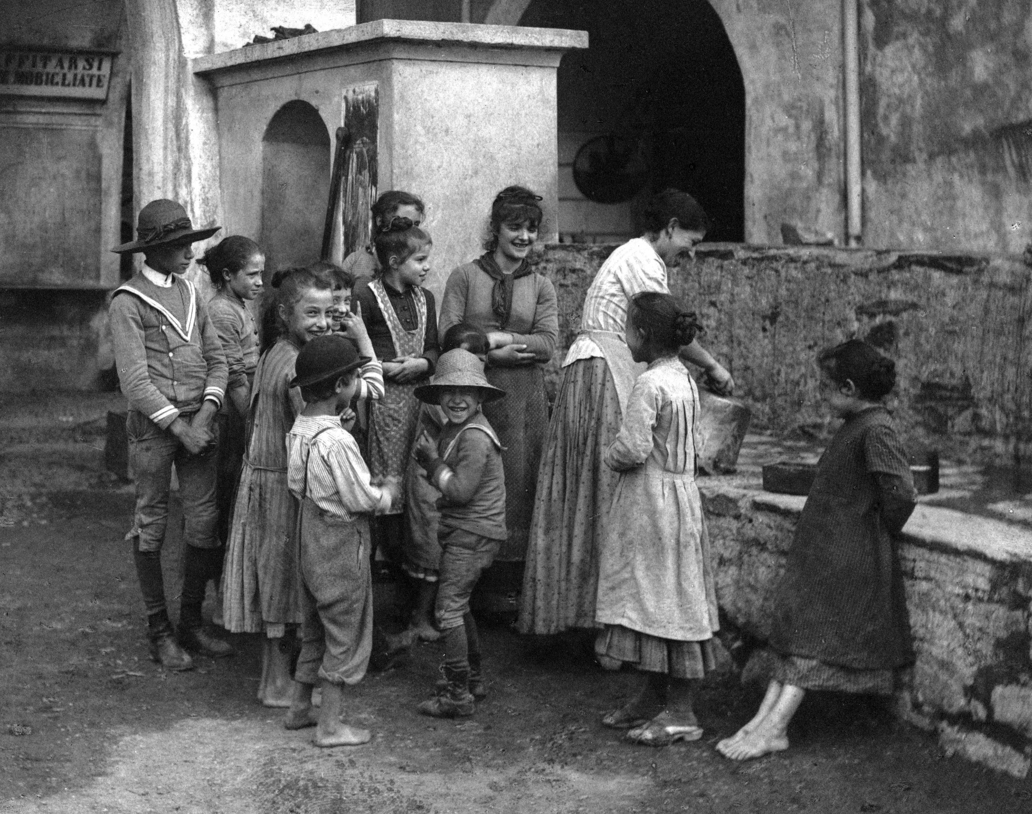 ファイル:Alfred Stieglitz - The Last Joke Bellagio, 1887.jpg