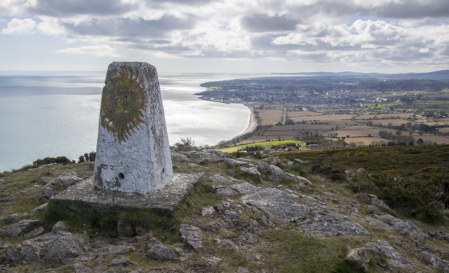 File:Ballynamuddagh Triangulation Pillar - geograph.org.uk - 4893284.jpg