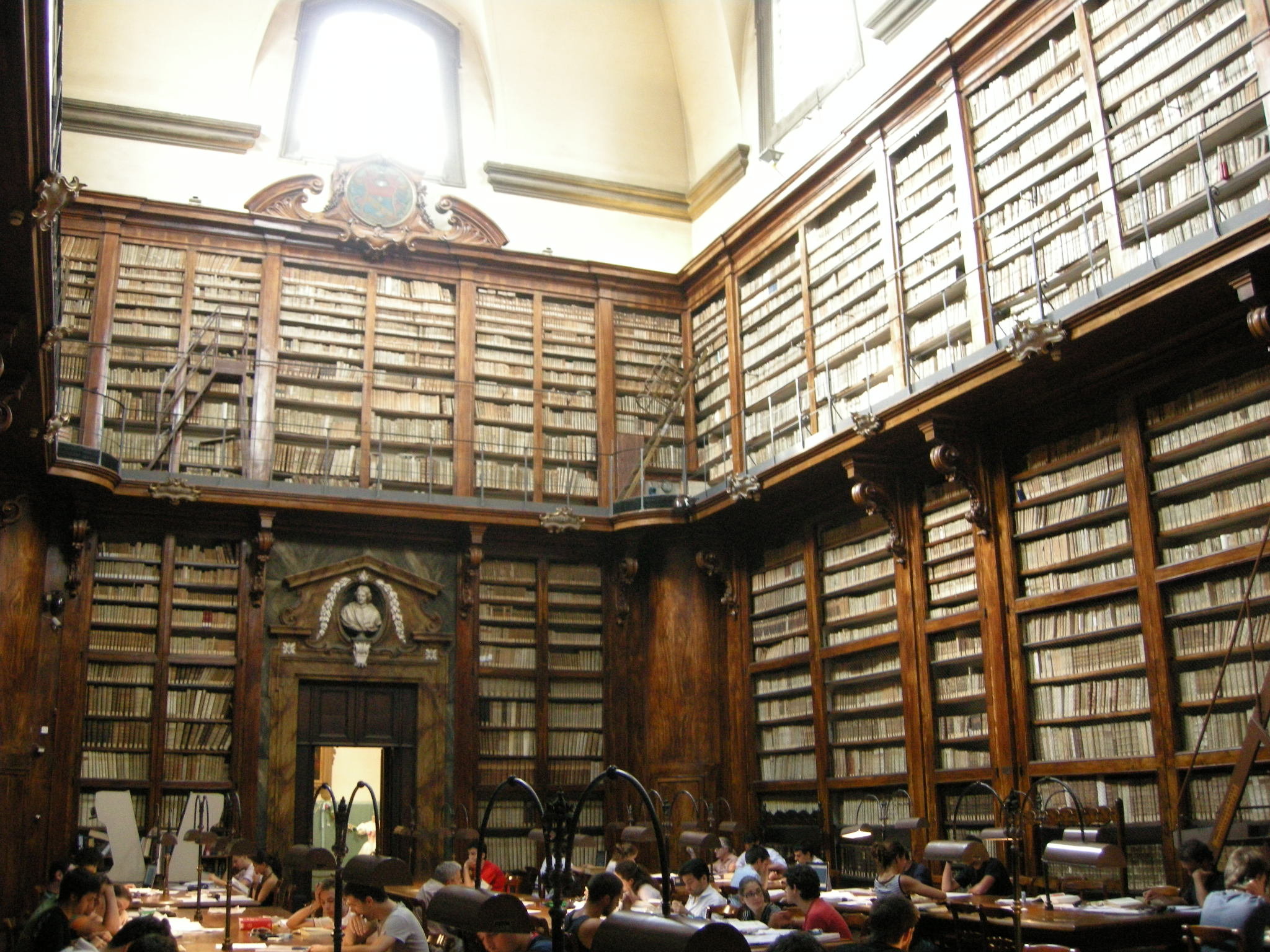 Hall read. Библиотека Маручеллиана,. Reading Hall. Biblioteca Marucelliana study for a Crucifix.