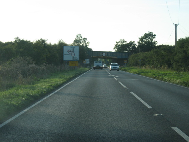 File:Blackthorn railway bridge - geograph.org.uk - 61232.jpg