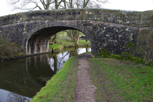 File:Bridge 134, Lancaster Canal - geograph.org.uk - 3334083.jpg